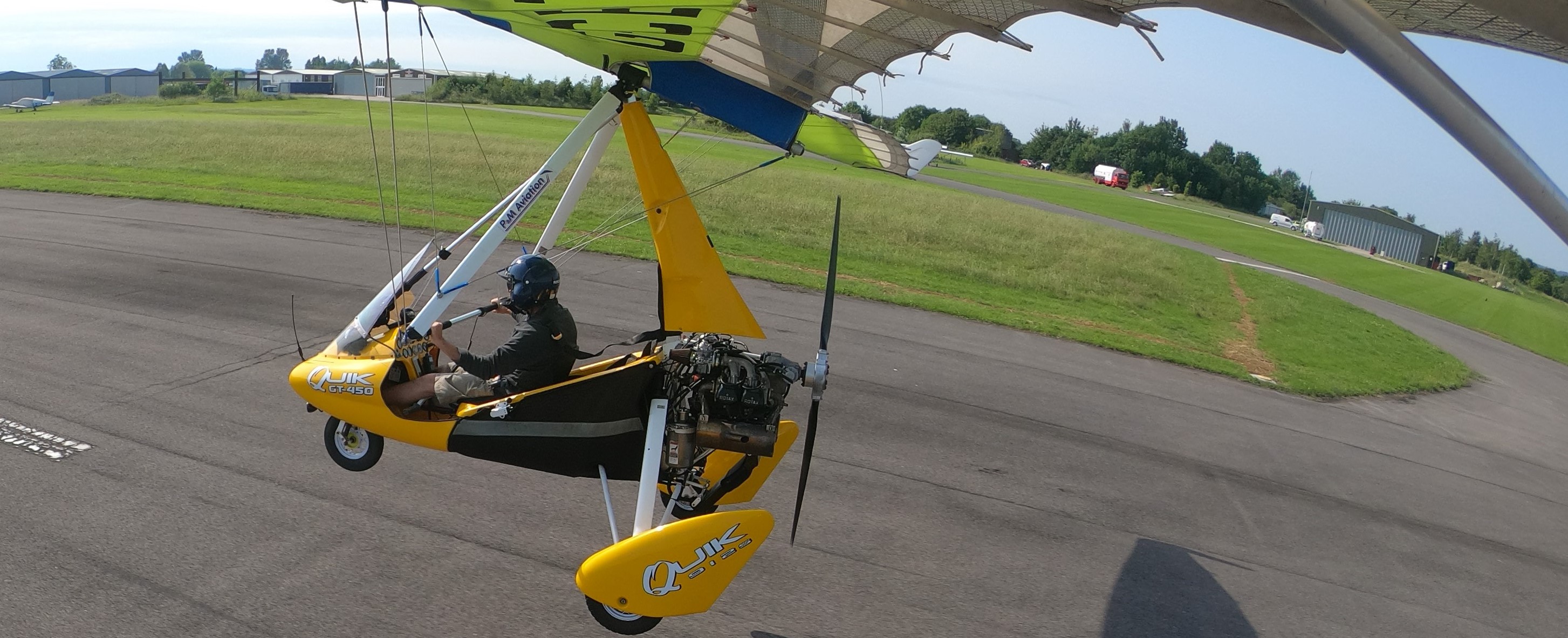 Flying a microlight